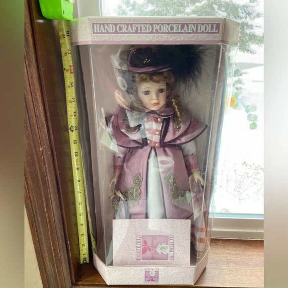 NWT Hand Crafted Pretty in Pink- “Collectable Memories” Doll, Elegant, FunGifts🎄 - Picture 6 of 16